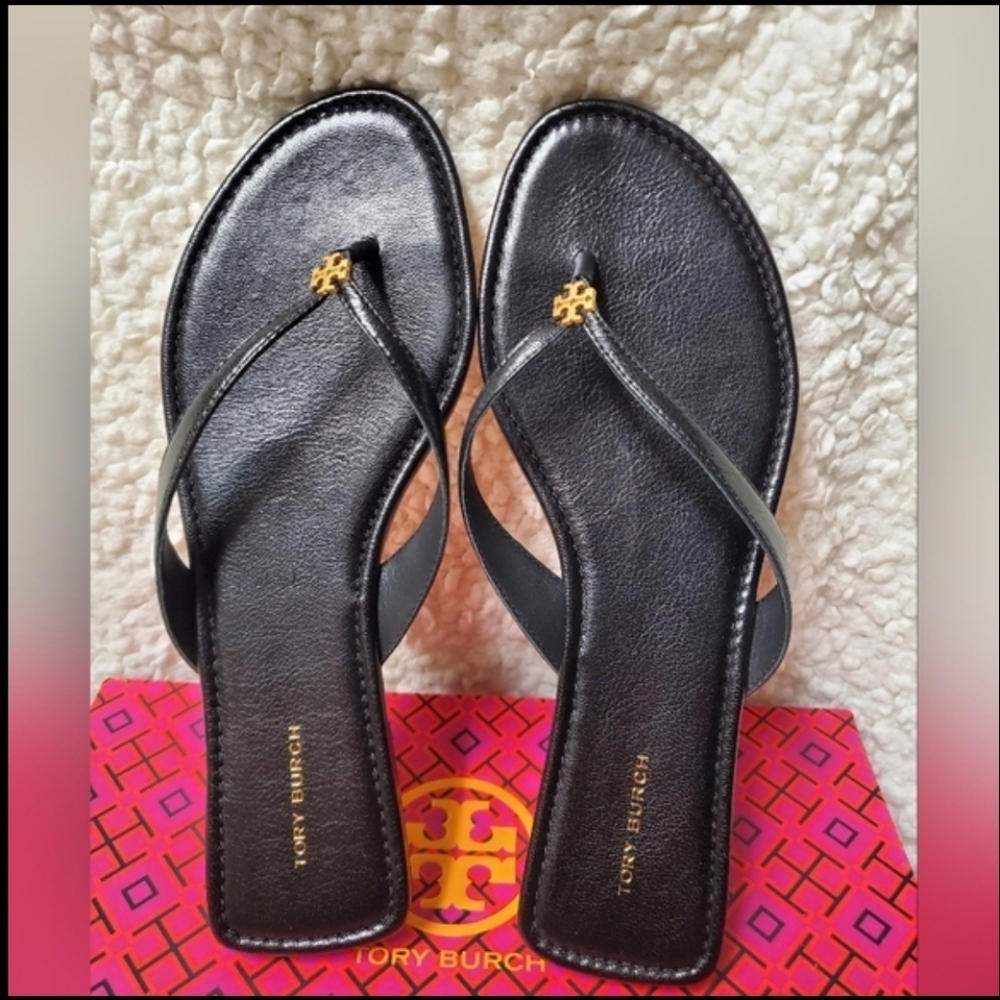 Tory BurchClassic Leather Flip Flops